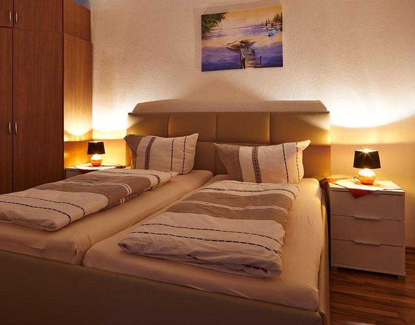 Komfort Ferienwohnung Bad Pyrmont Naehe Kurpark Esterno foto